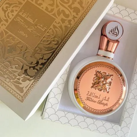 بهترین عطرهای گلی برای تابستان - فخر رز لطافه